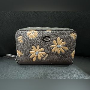 NWT Coach small wallet/ card holder
